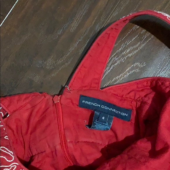 Vibrant red dress with white detailing - Picture 6 of 6